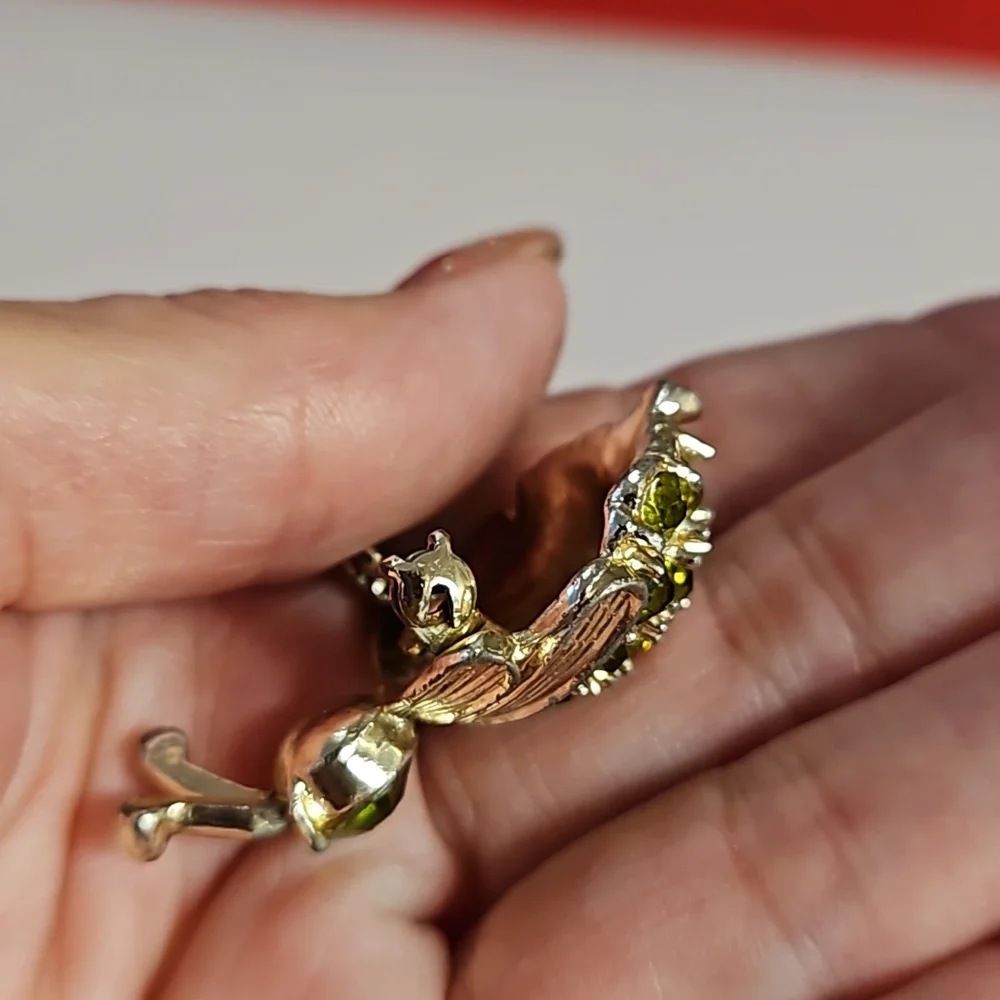 Vintage goldtone green rhinestone Beetle Bug  brooch animal bumble bee - Picture 3 of 6
